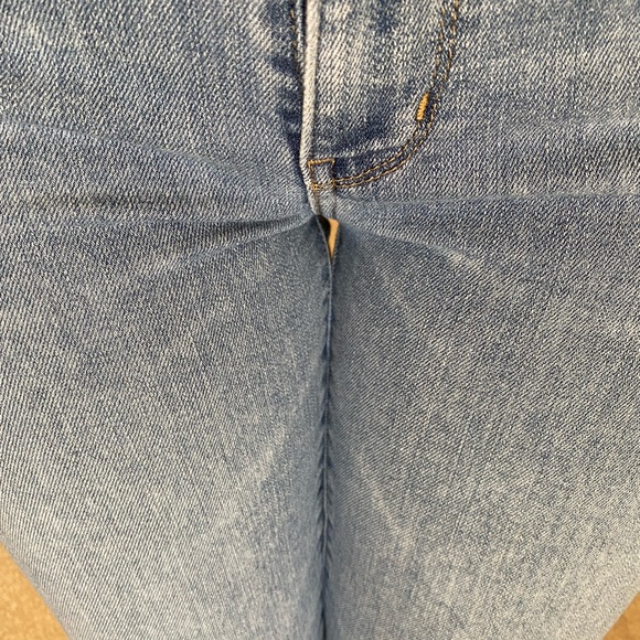 Levi’s 711 Skinny Jeans - Picture 5 of 8